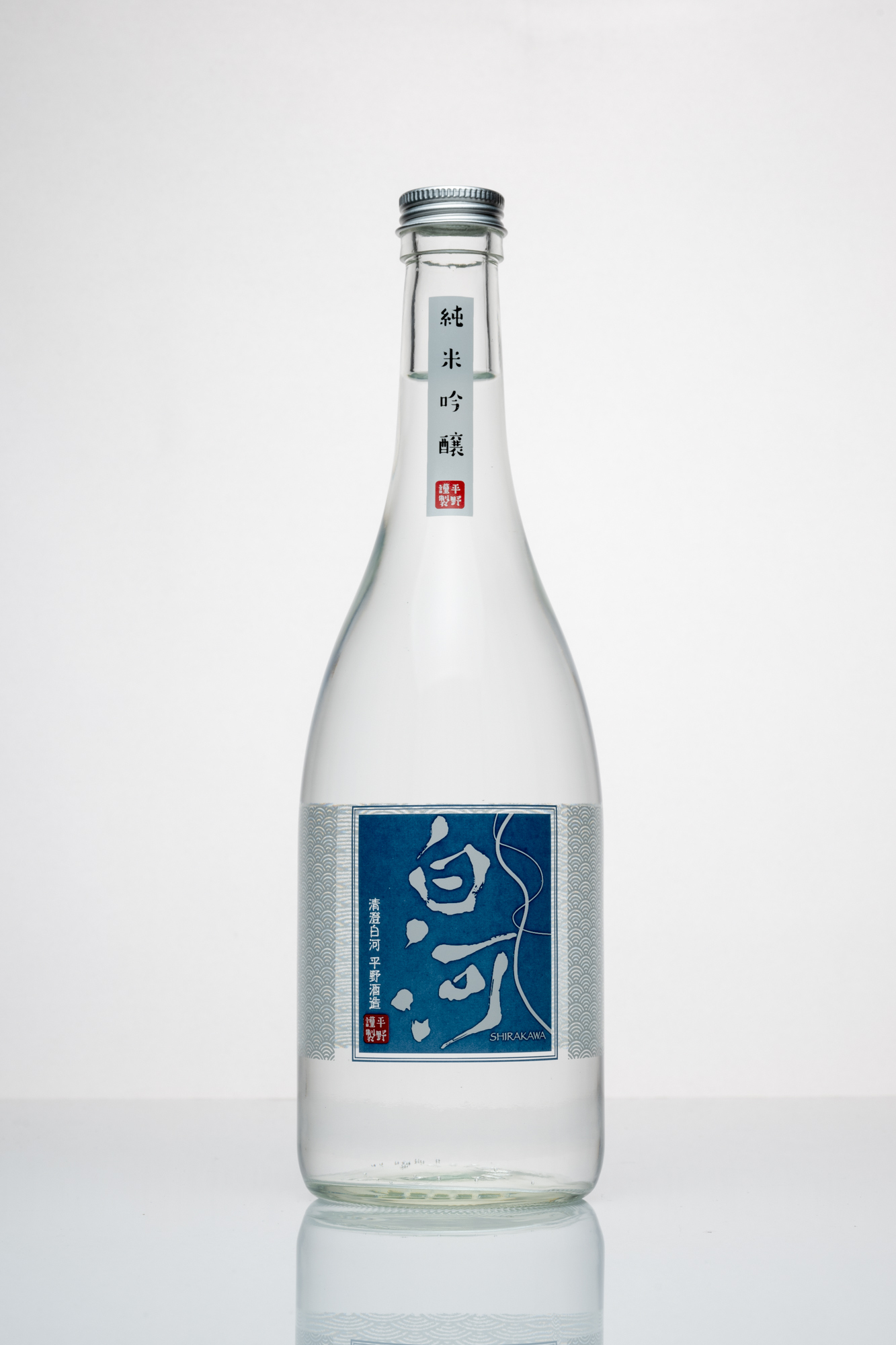日本酒ボトルの四合瓶へ転写印刷を行いました。
